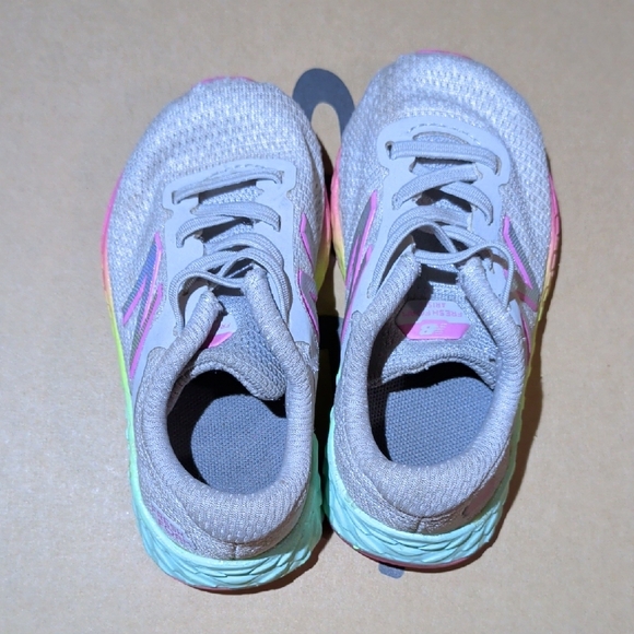 New balance Toddler Girls US Size 5 - Picture 3 of 5